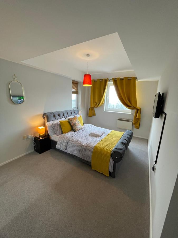 The Reflection Apartment , With River Thames View Лондон Екстериор снимка