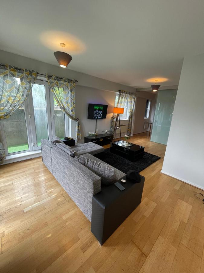The Reflection Apartment , With River Thames View Лондон Екстериор снимка