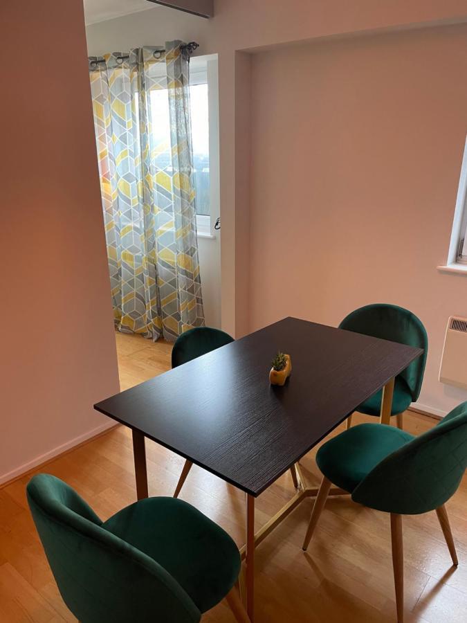 The Reflection Apartment , With River Thames View Лондон Екстериор снимка